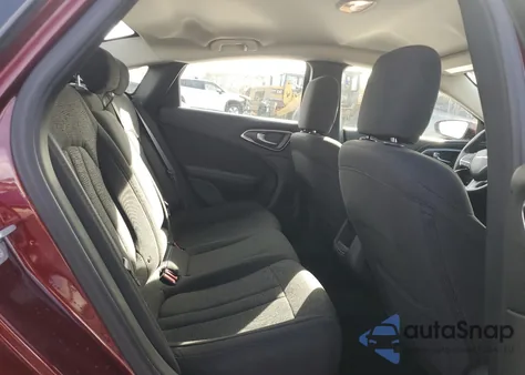 2016 Chrysler 200 Limited z USA, uszkodzony, nr VIN 1C3CCCAB2GN132992